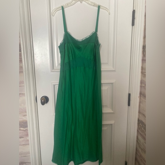 Brazeau Tricot Elegant Green Women's Slip Dress - Picture 4 of 6